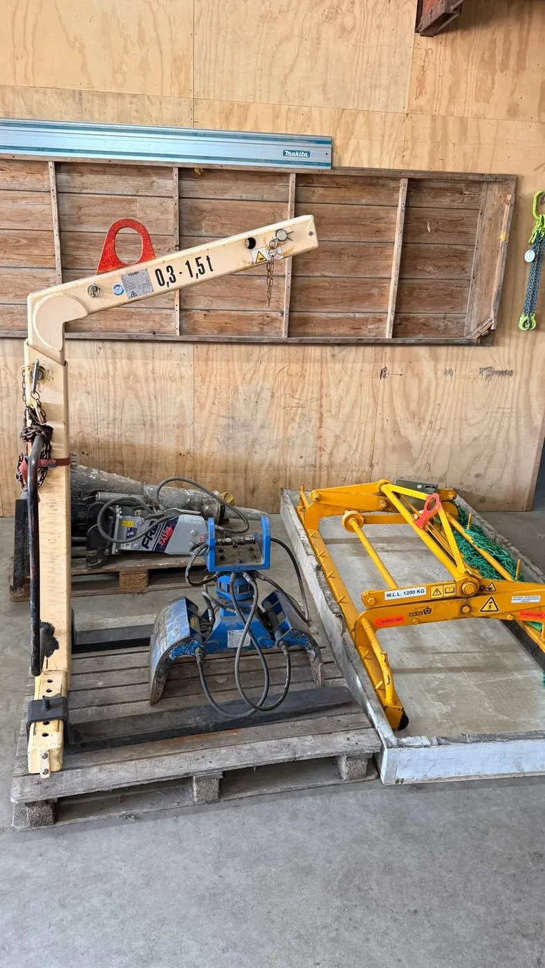 Hijsgereedschap en hijsjukken in de werkplaats